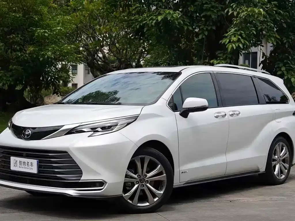 Toyota Sienna 2024 из CN, фото 1