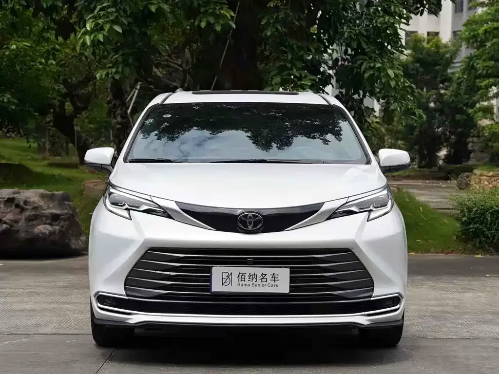 Toyota Sienna 2024 из CN, фото 3