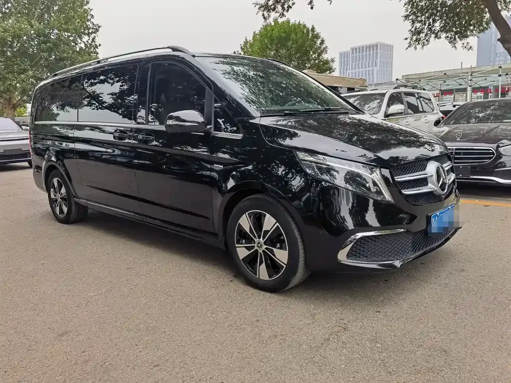 Mercedes-Benz V-Class 2023 из CN, фото 2