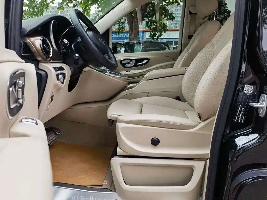 Mercedes-Benz V-Class 2023 из CN, фото 4
