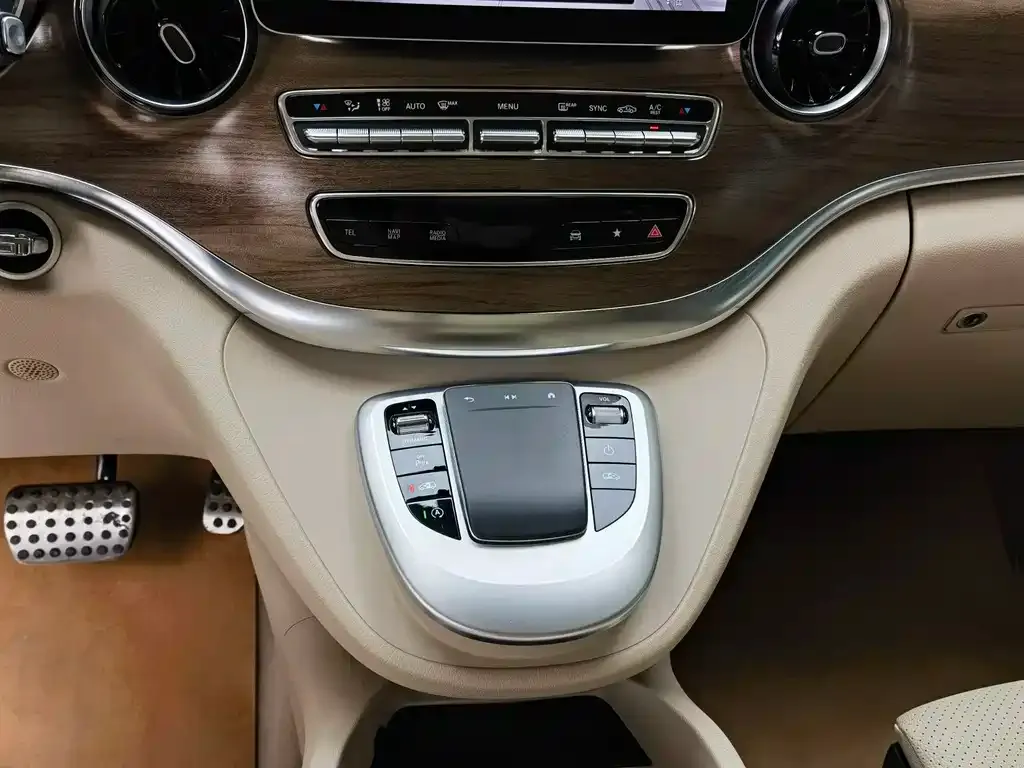 Mercedes-Benz V-Class 2023 из CN, фото 7