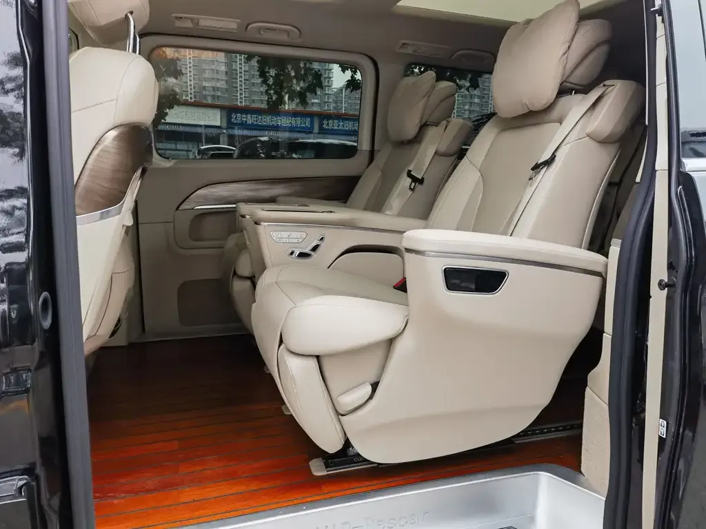 Mercedes-Benz V-Class 2023 из CN, фото 8