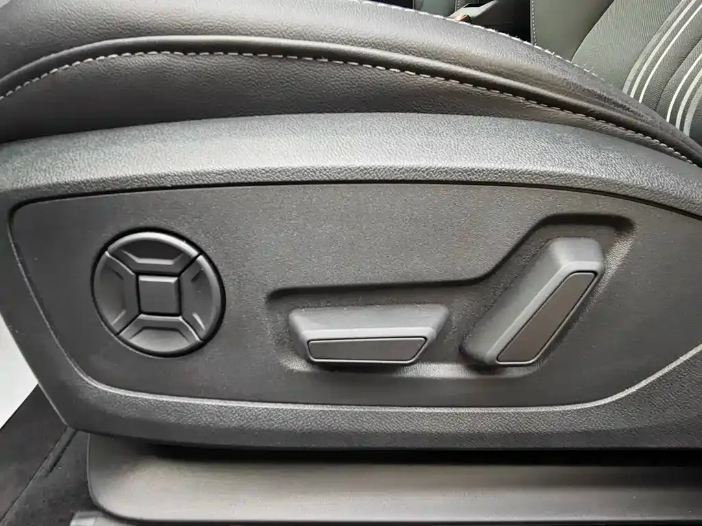 Audi A3 2023 из CN, фото 10