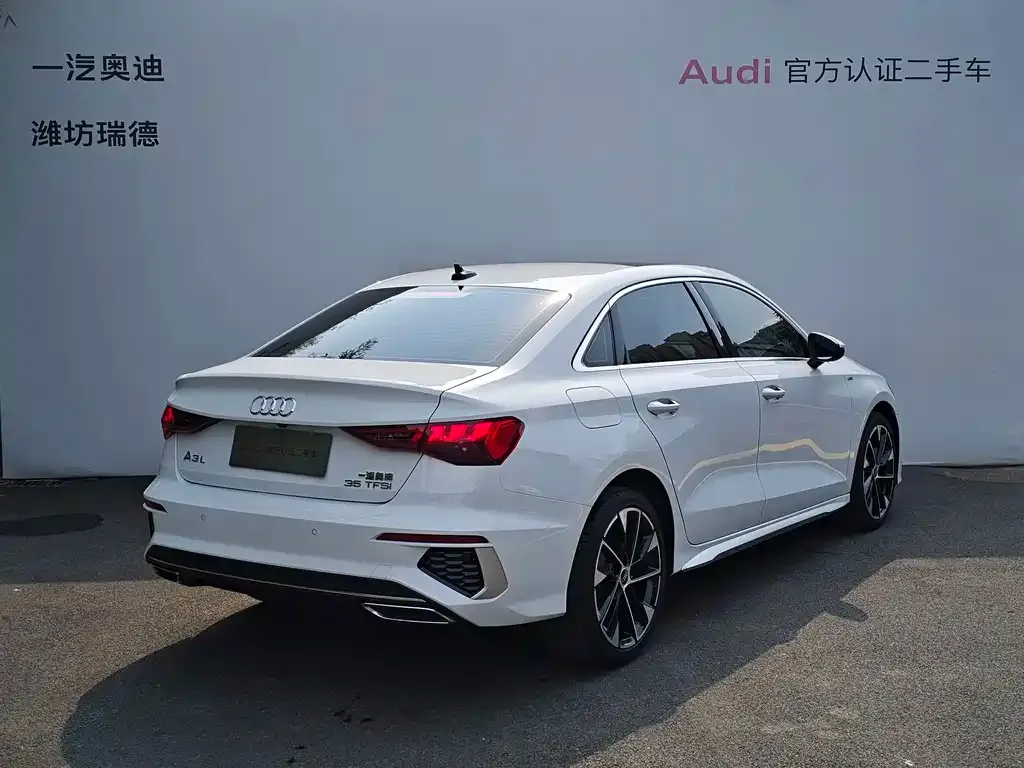 Audi A3 2023 из CN, фото 4