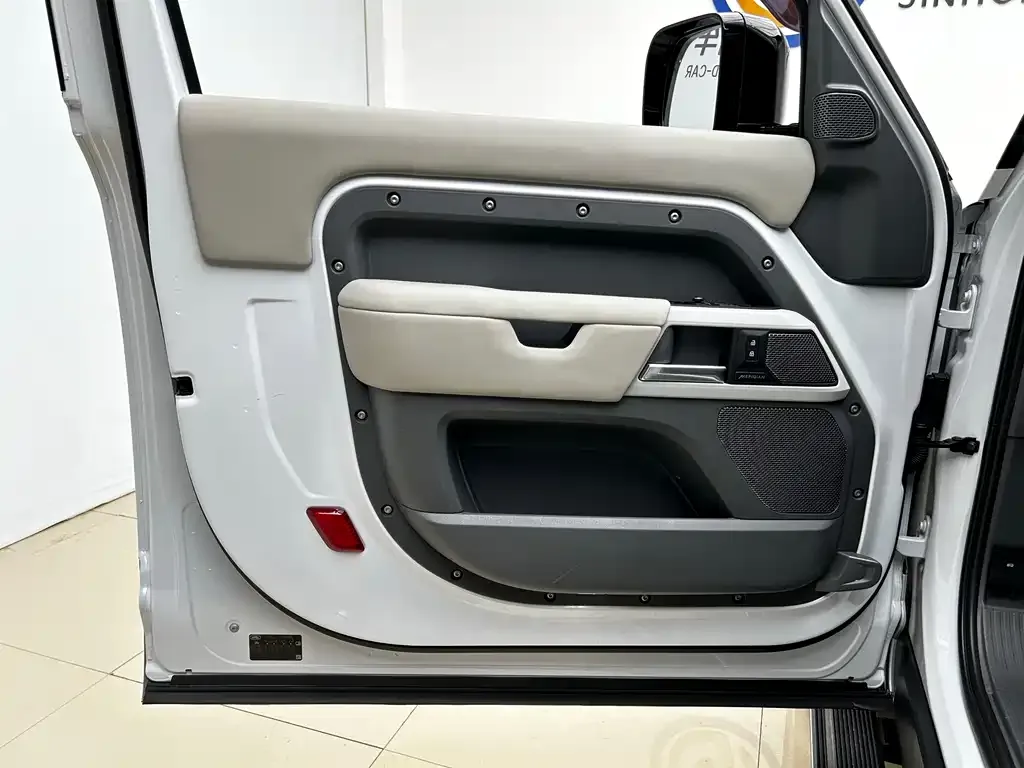 Land Rover Defender 2022 из CN, фото 4