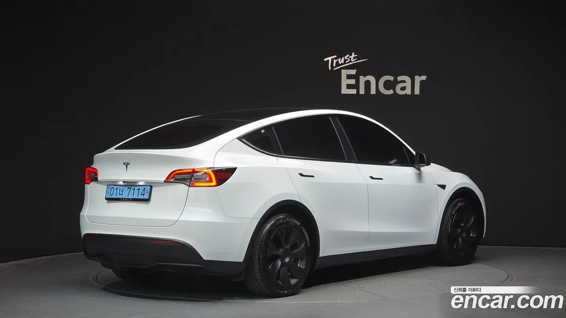 Tesla Model Y 2024 из KR, фото 2