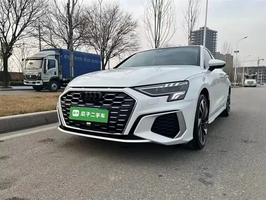 Audi A3 2023 из CN, фото 1