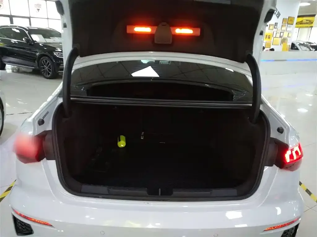 Audi A3 2023 из CN, фото 9
