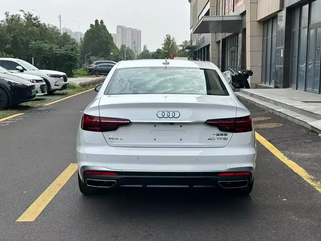 Audi A4L 2025 из CN, фото 5