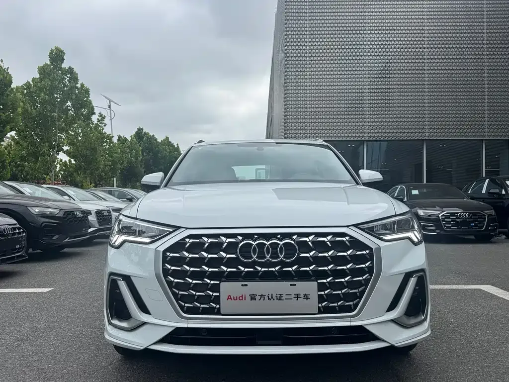 Audi Q3 2024 из CN, фото 1