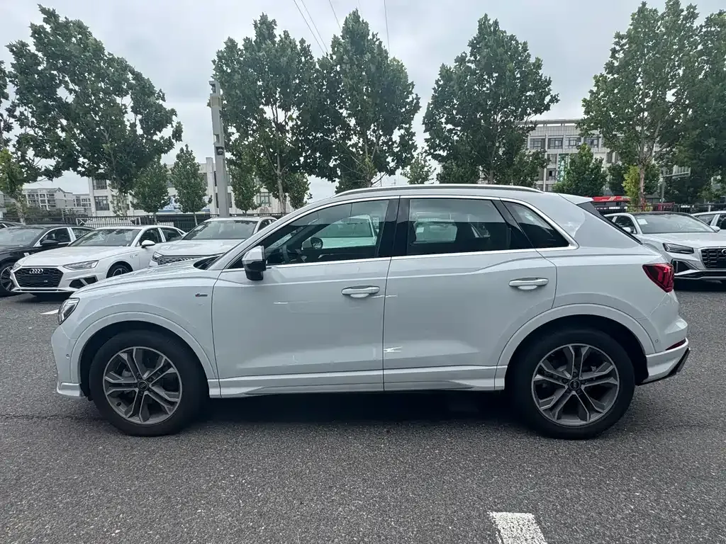 Audi Q3 2024 из CN, фото 4