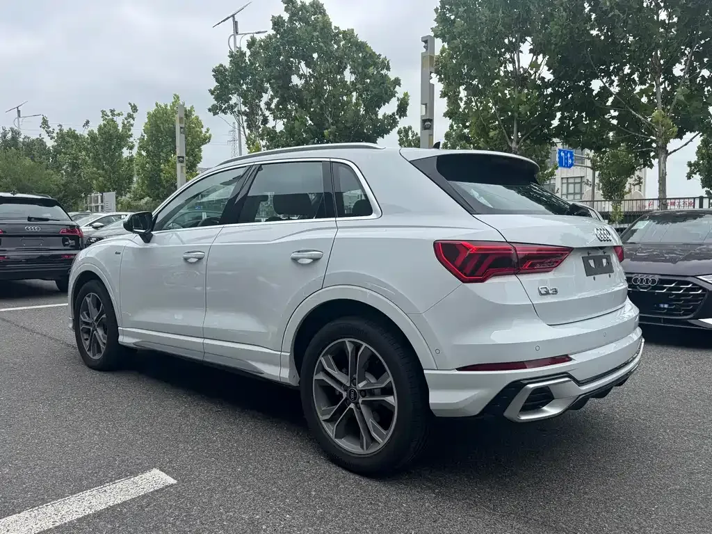 Audi Q3 2024 из CN, фото 5