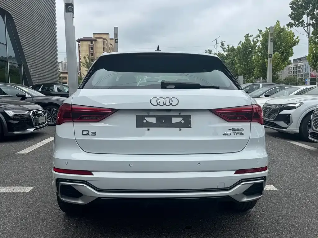 Audi Q3 2024 из CN, фото 7