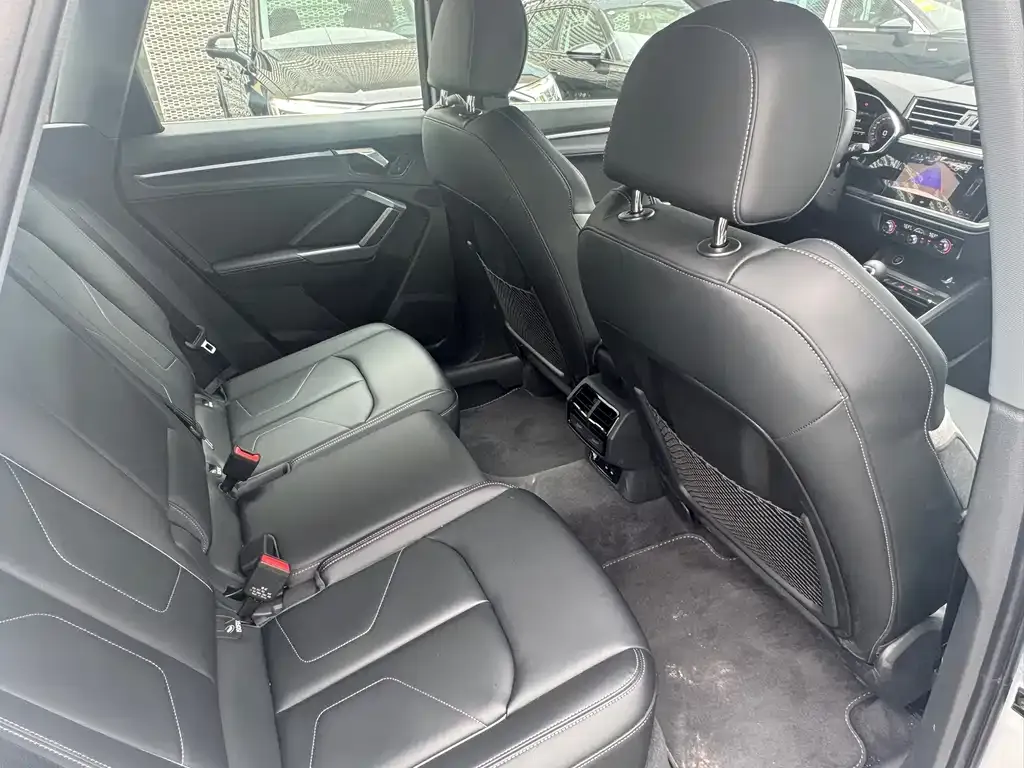 Audi Q3 2024 из CN, фото 9