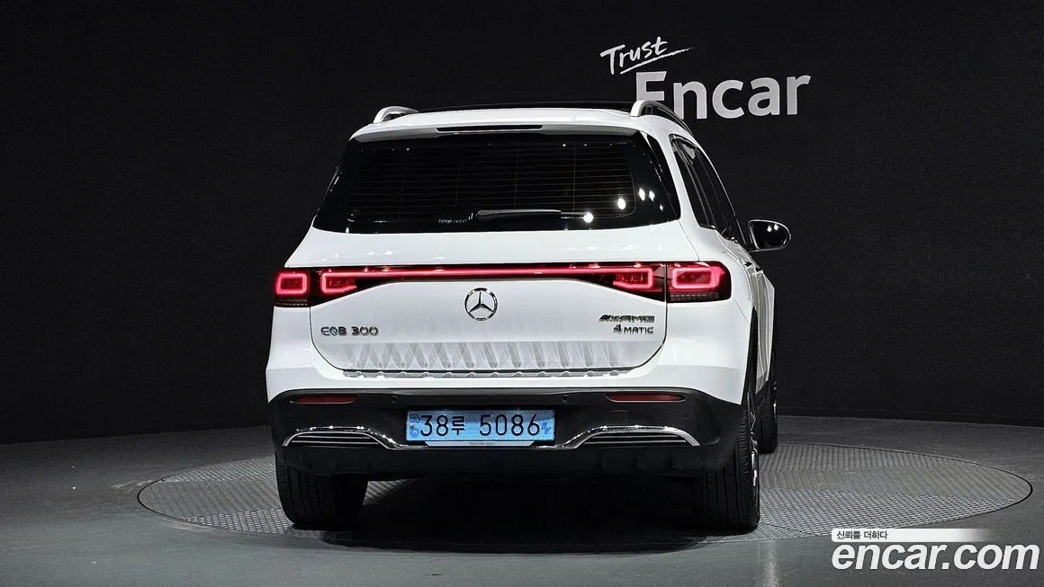 Mercedes-Benz EQB — фото 4