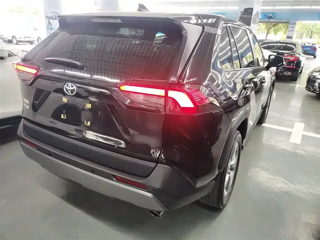 Toyota RAV4 2021 из CN, фото 7