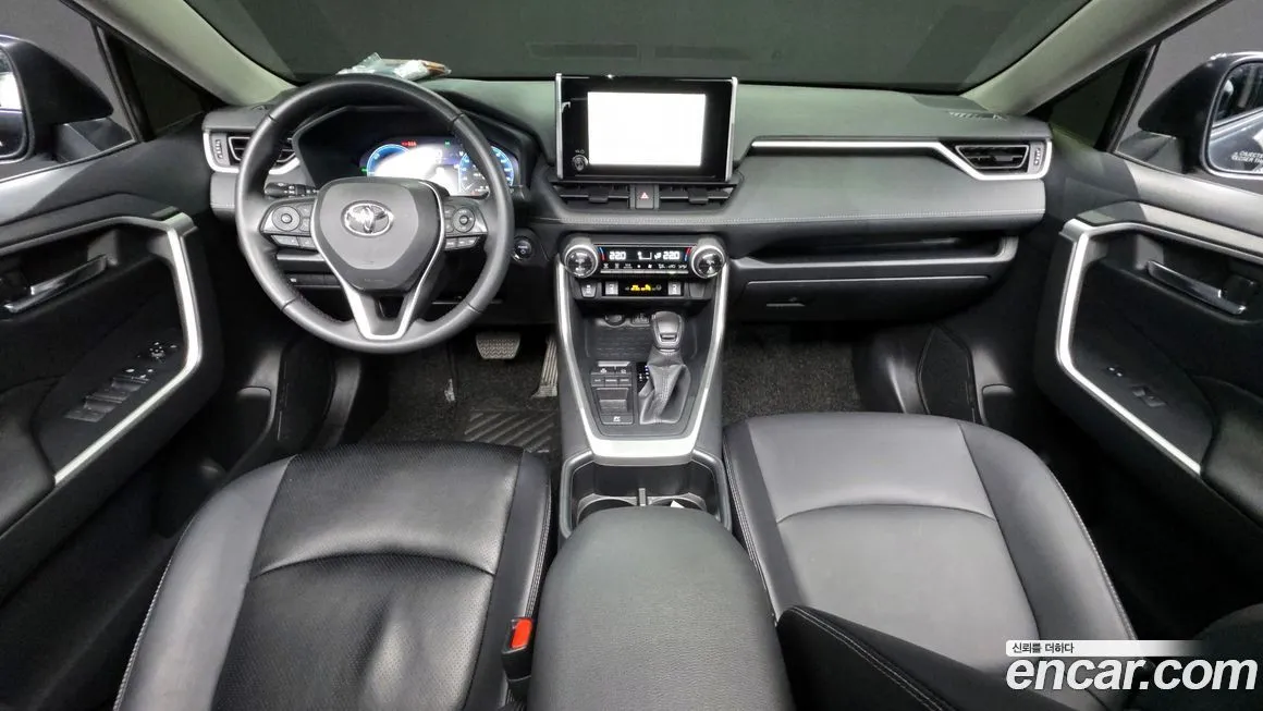 Toyota RAV4 — фото 7