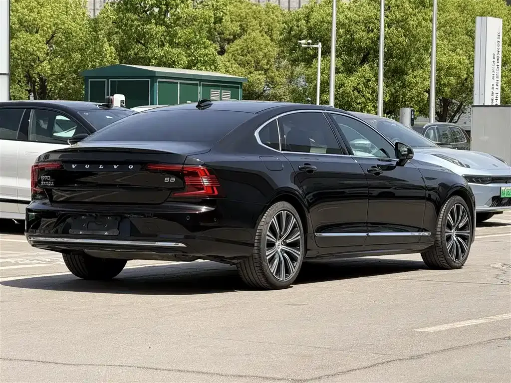 Volvo S90 2023 из CN, фото 5