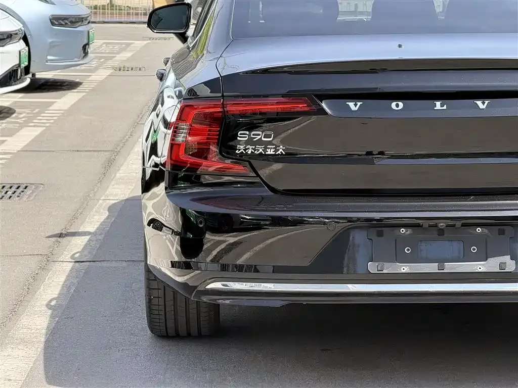 Volvo S90 2023 из CN, фото 8