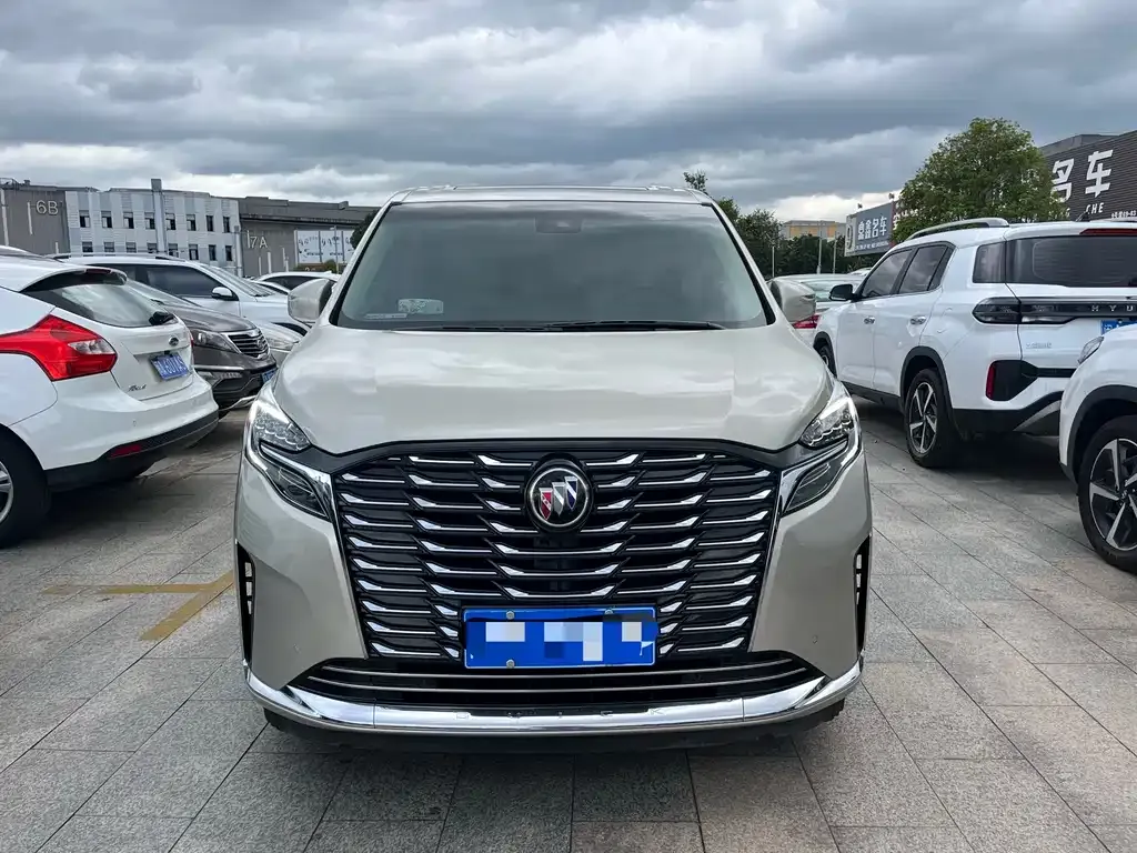 Buick GL8 2023 из CN, фото 2