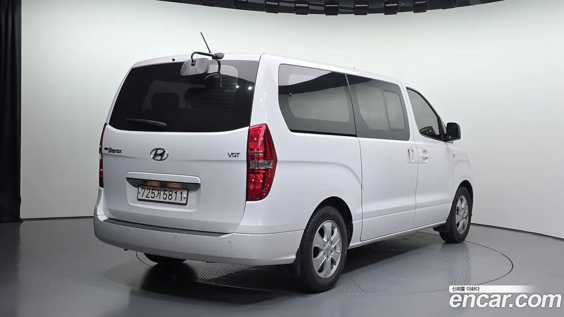 Hyundai Starex — фото 2