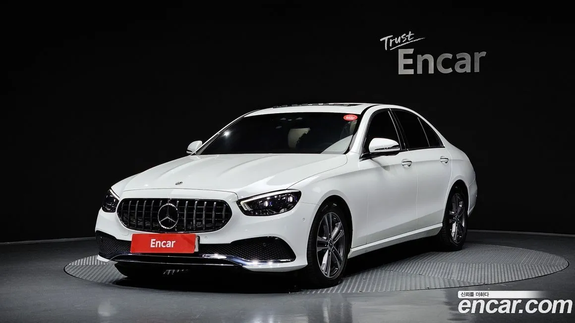 Mercedes-Benz E-Class — фото 1