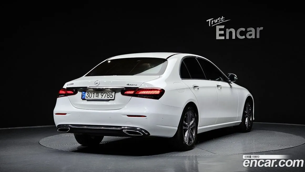 Mercedes-Benz E-Class — фото 2