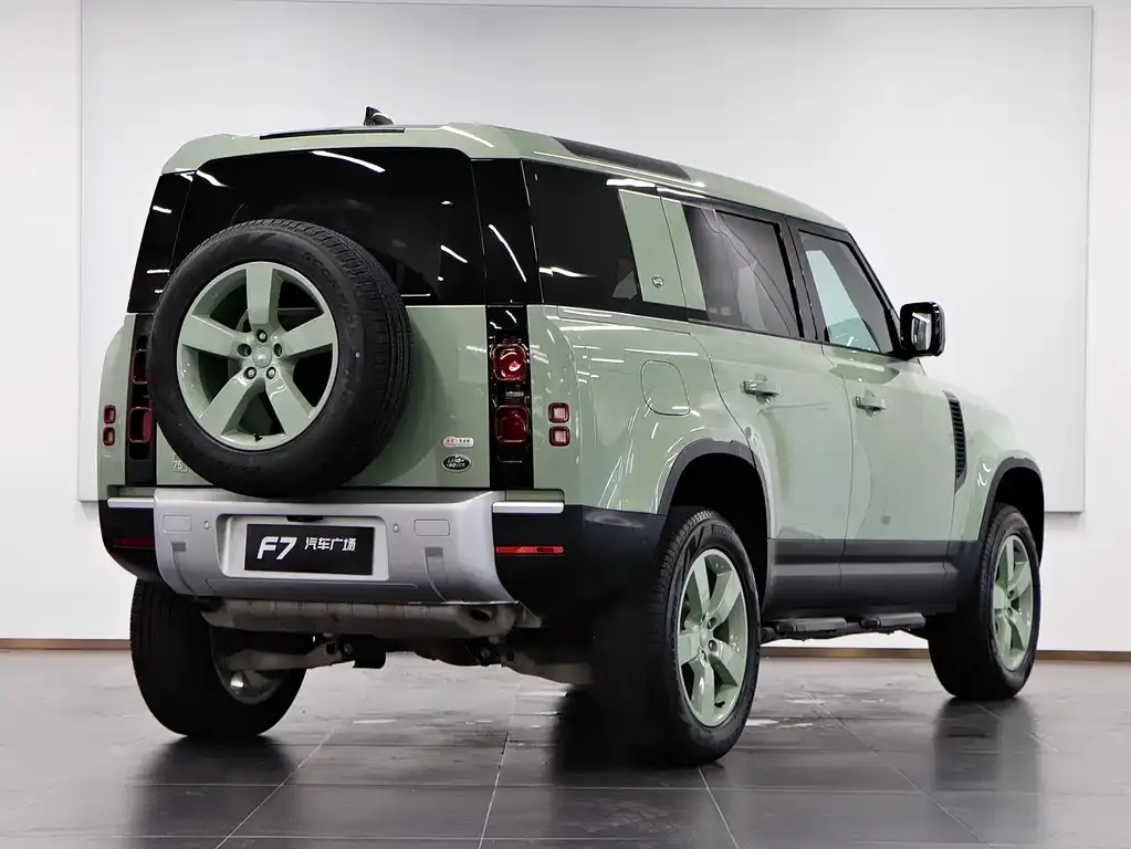Land Rover Defender — фото 6