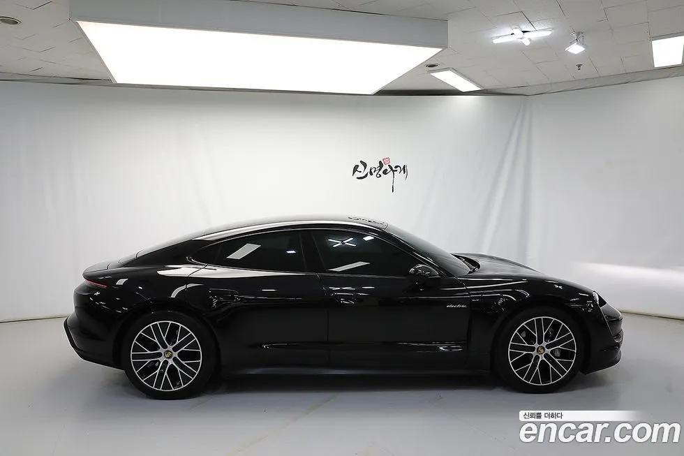 Porsche Taycan 2021 из KR, фото 3