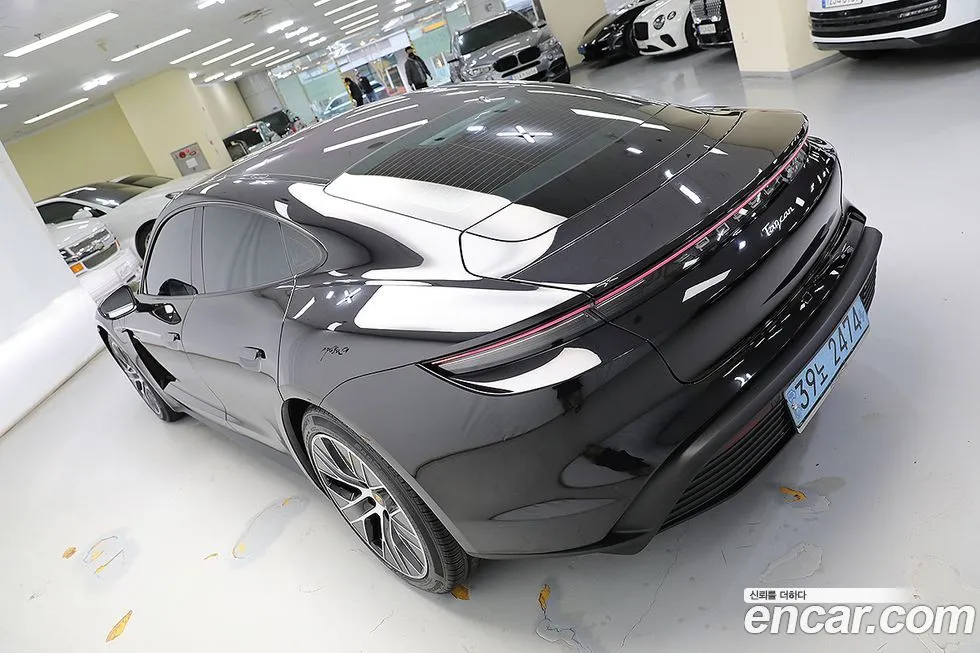 Porsche Taycan 2021 из KR, фото 7