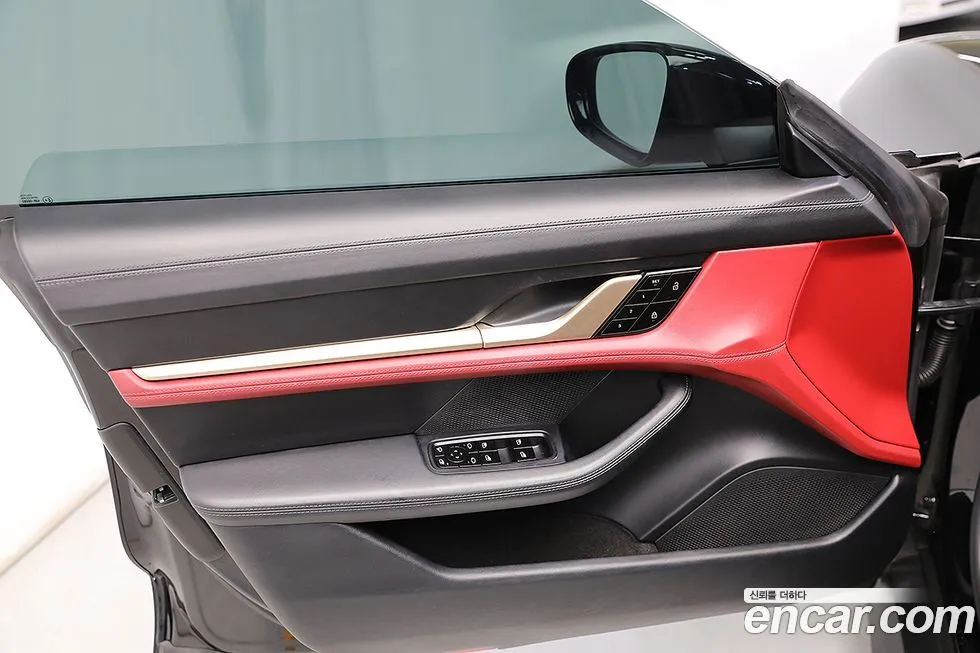 Porsche Taycan 2021 из KR, фото 8