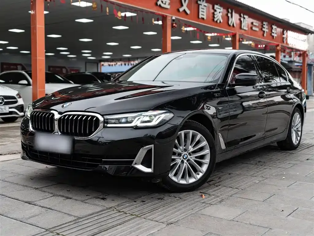 BMW 5 Series — фото 1