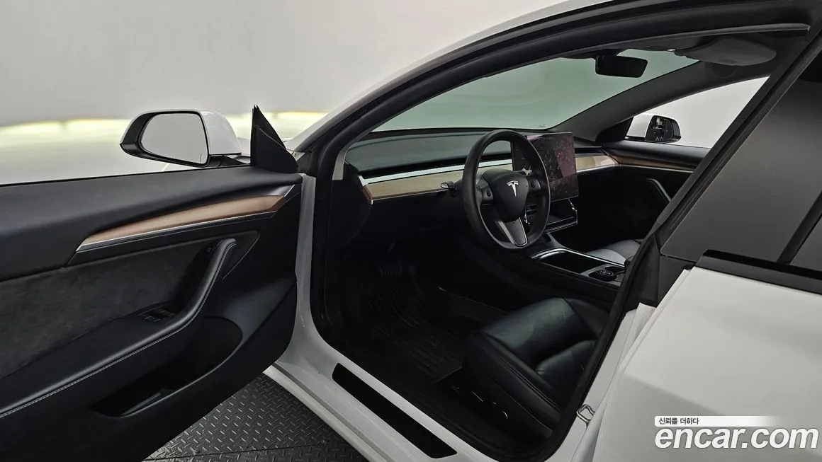 Tesla Model 3 — фото 10