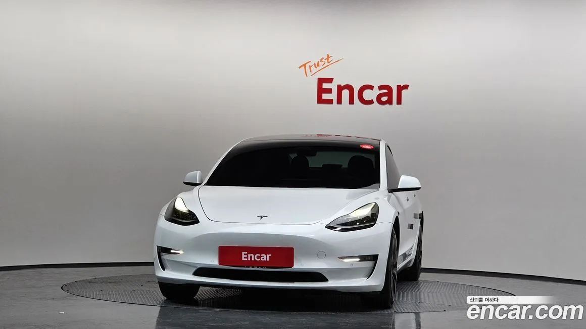 Tesla Model 3 — фото 3