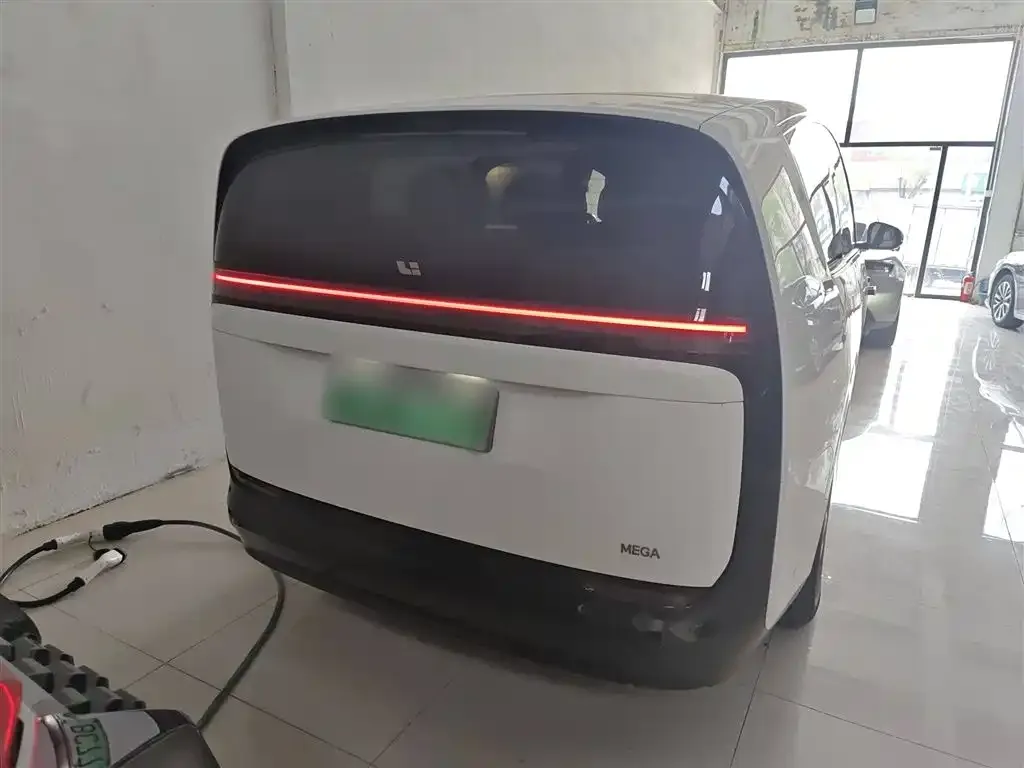 Li Auto MEGA 2024 из CN, фото 6
