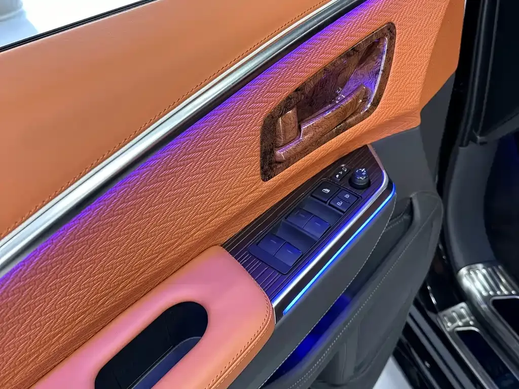 Toyota Sienna 2024 из CN, фото 4