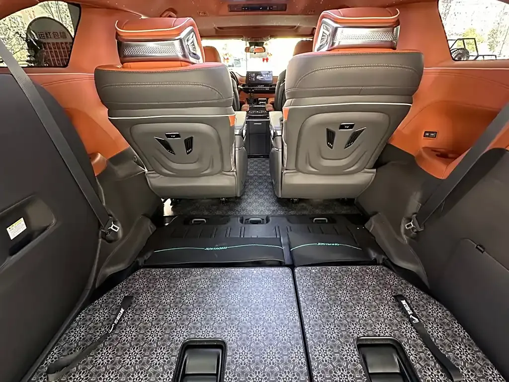 Toyota Sienna 2024 из CN, фото 9