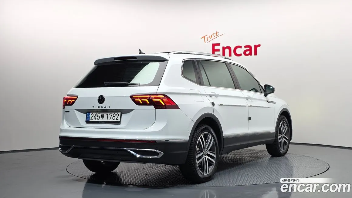 Volkswagen Tiguan — фото 2