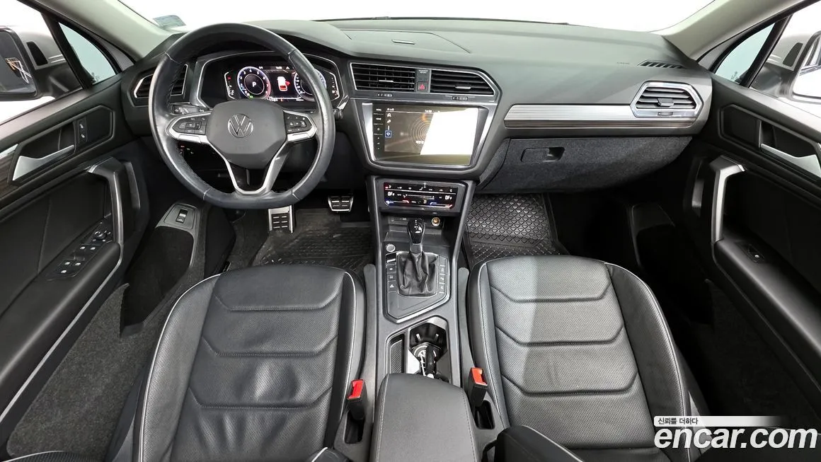 Volkswagen Tiguan — фото 7