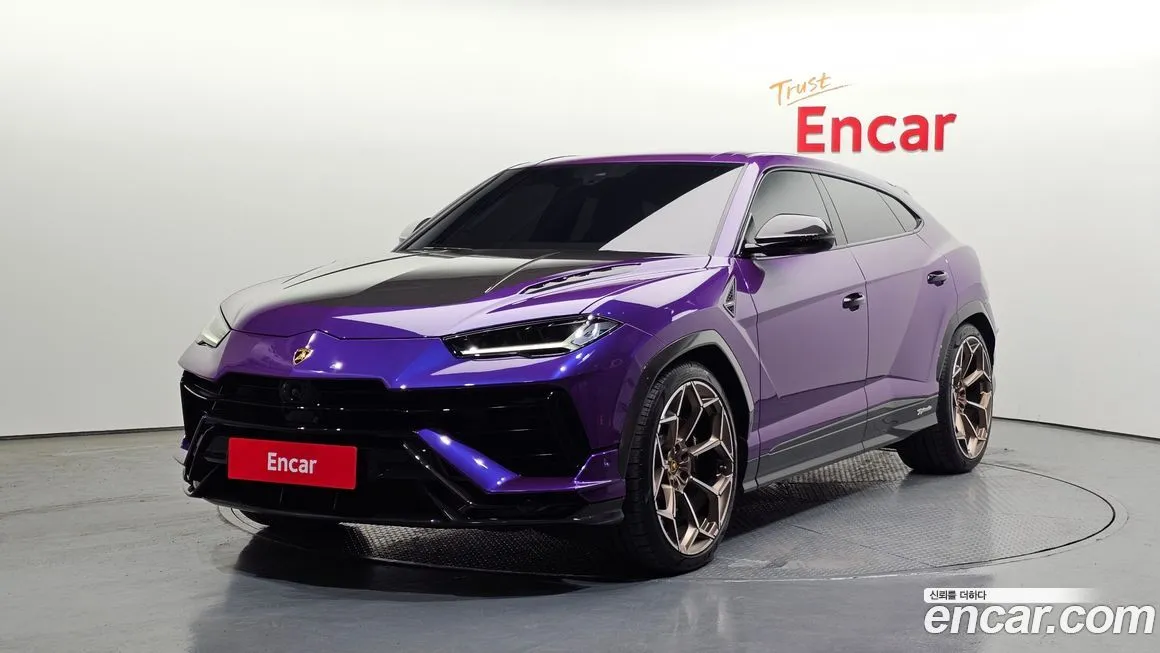Lamborghini Urus — фото 1