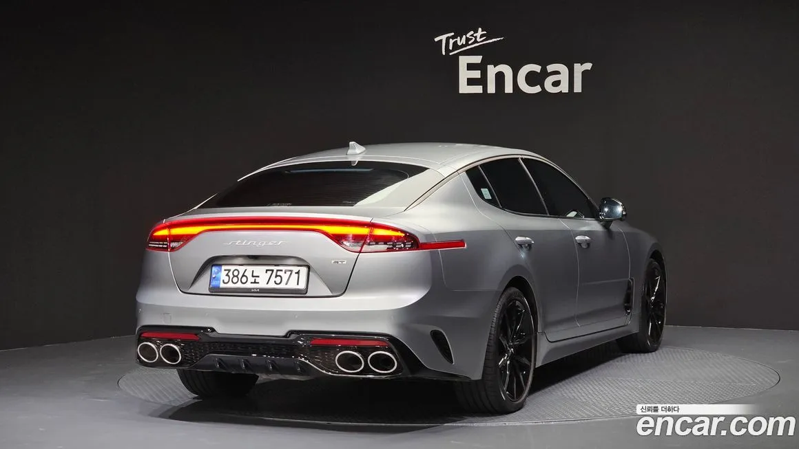 Kia Stinger 2023 из KR, фото 2