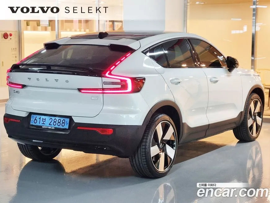 Volvo C40 2024 из KR, фото 2