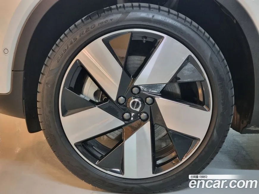 Volvo C40 2024 из KR, фото 5