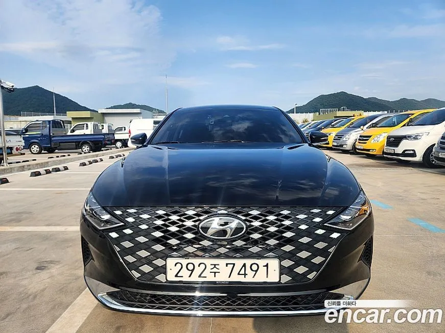 Hyundai Grandeur — фото 1