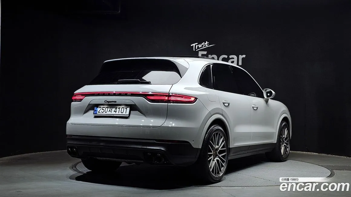 Porsche Cayenne — фото 2