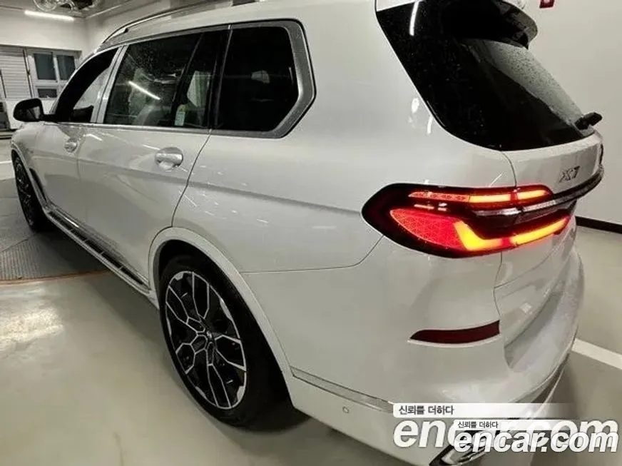 BMW X7 — фото 2