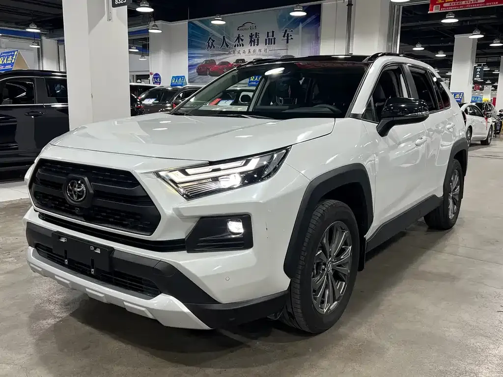 Toyota RAV4 2023 из CN, фото 2