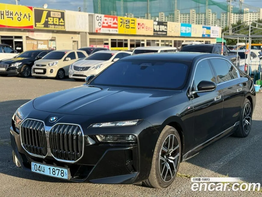 BMW i7