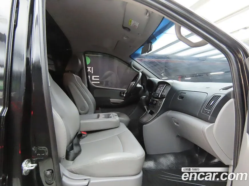 Hyundai Starex — фото 10