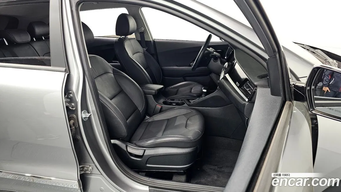 Kia Niro — фото 10